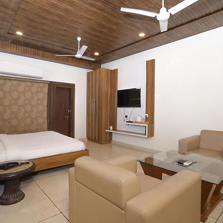 Hotel Razia Inn Hisār 外观 照片