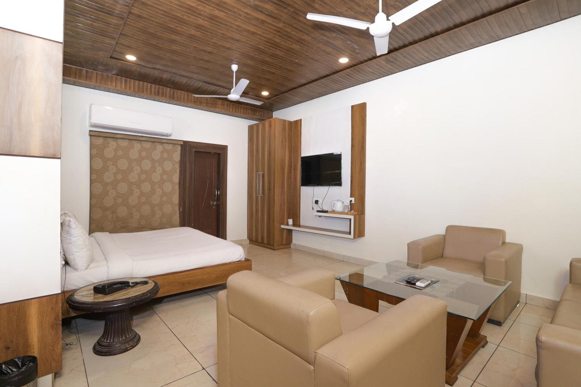 Hotel Razia Inn Hisār 外观 照片