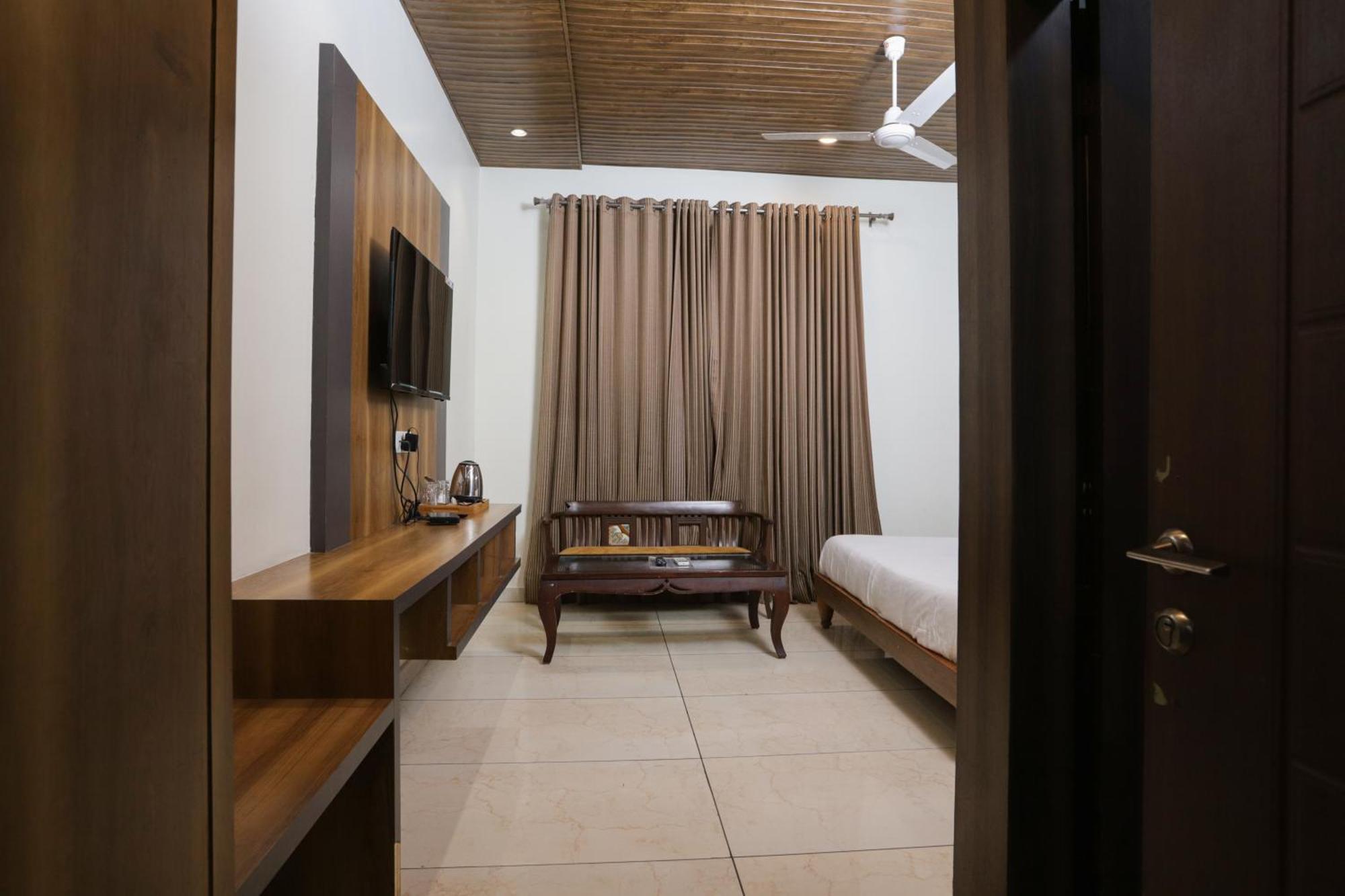 Hotel Razia Inn Hisār 外观 照片
