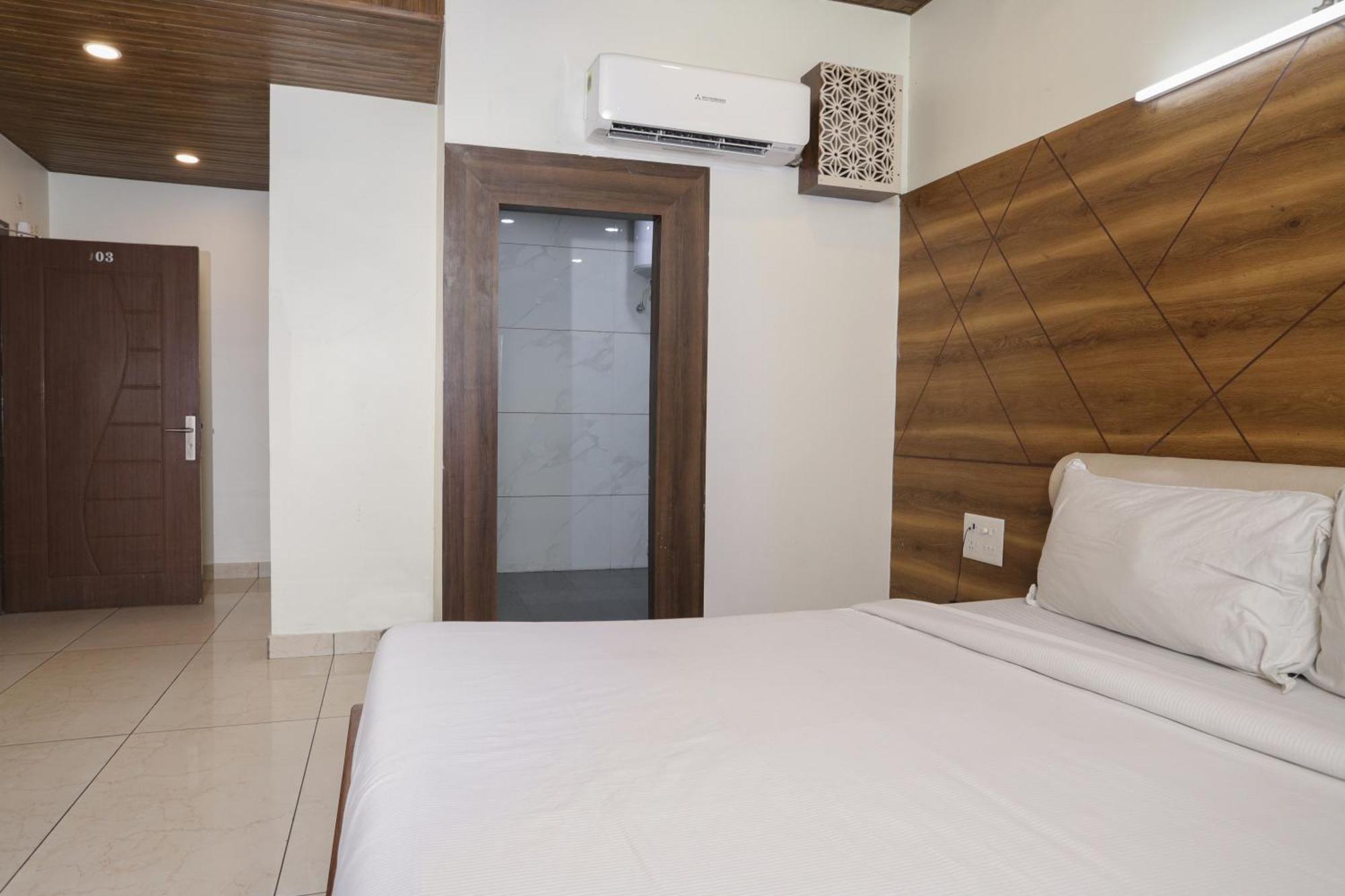 Hotel Razia Inn Hisār 外观 照片