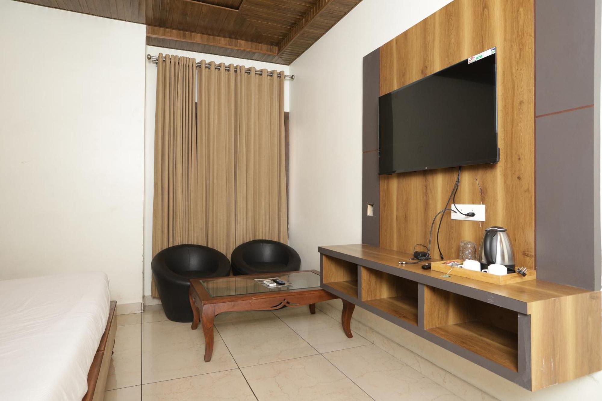 Hotel Razia Inn Hisār 外观 照片