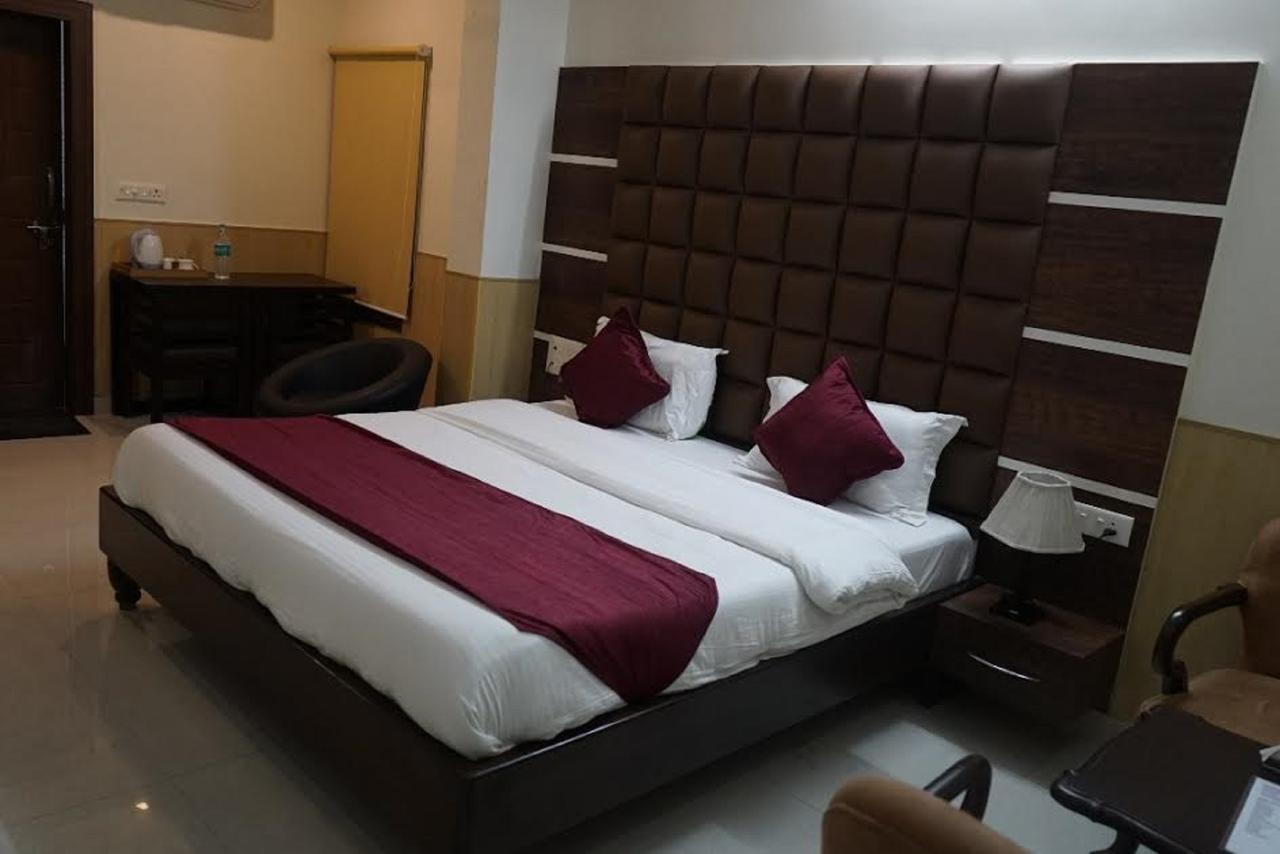 Hotel Razia Inn Hisār 外观 照片